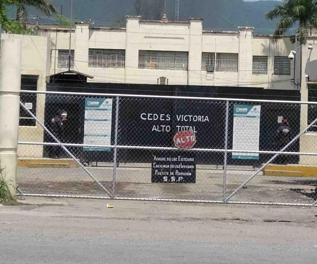 Sacan a 50 reos del penal de Victoria, los mandan a otros Sacan a 50 reos del penal de Victoria, los mandan a otros