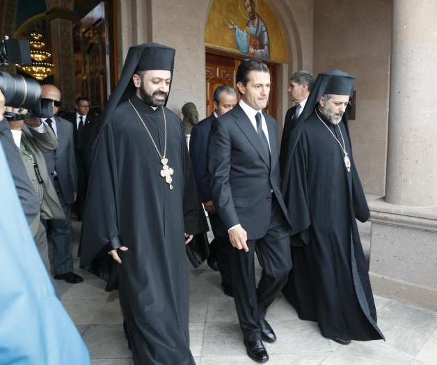 EPN monta guardia de honor en funeral del arzobispo Chedraoui EPN monta guardia de honor en funeral del arzobispo Chedraoui