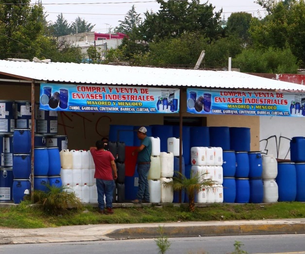 Surten recipientes para huachicoleros Surten recipientes para huachicoleros