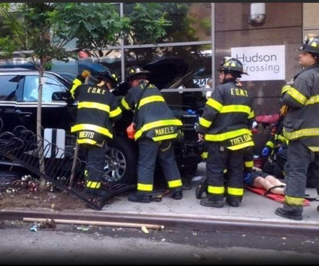 Atropella a 10 peatones en acera de Manhattan Atropella a 10 peatones en acera de Manhattan