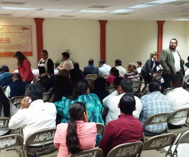 Llaman maestros del SNTE a tramitar créditos y testamento