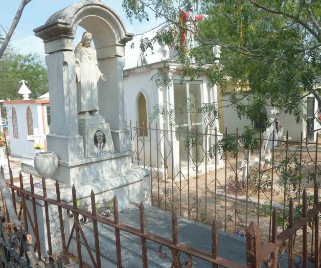 Alistan panteones para Día del Padre Alistan panteones para Día del Padre