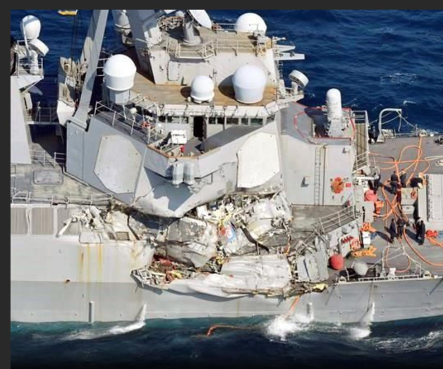 Choca destructor de EU y un carguero, en Japón Choca destructor de EU y un carguero, en Japón