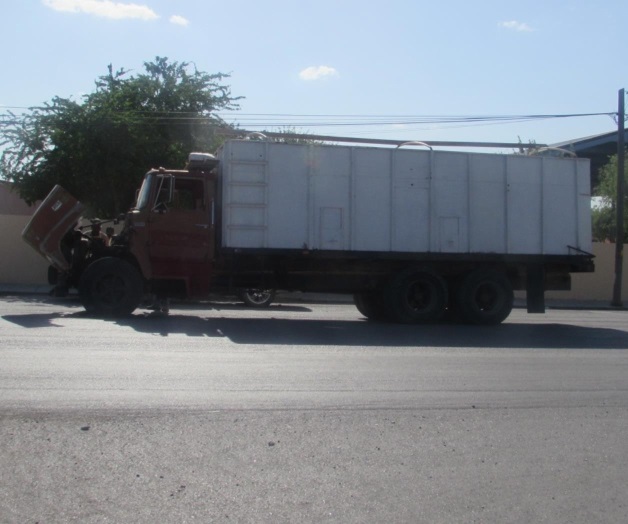 Camiones varados en plena faena Camiones varados en plena faena