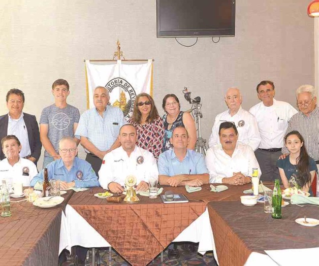 Hablan sobre el tema de Sambenito y el capirote Hablan sobre el tema de Sambenito y el capirote