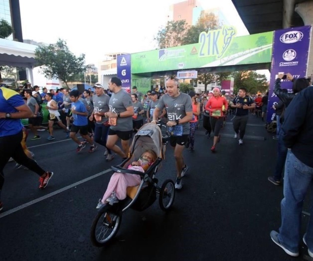 Festejan Miles de papás con carrera en CDMX Festejan Miles de papás con carrera en CDMX