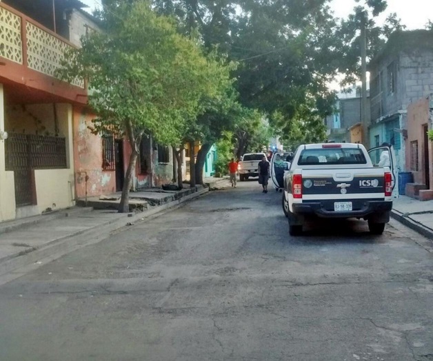 Ejecutan a 2 hombres y lesionan a una mujer, en un ataque armado Ejecutan a 2 hombres y lesionan a una mujer, en un ataque armado