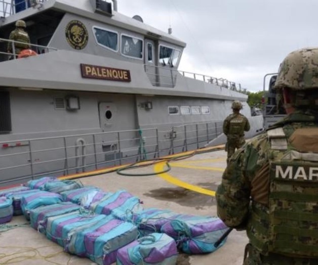 Asegura Semar casi 700 kg de cocaína flotando en el mar