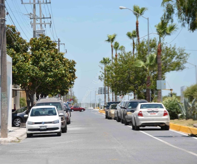 Invaden la ciclovía mientras van a misa Invaden la ciclovía mientras van a misa