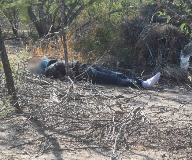 Tiran cuerpo de ejecutado. Lo hallan atrás de Miravalle Tiran cuerpo de ejecutado. Lo hallan atrás de Miravalle