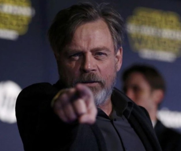 Se ríe de su falsa muerte Se ríe de su falsa muerte