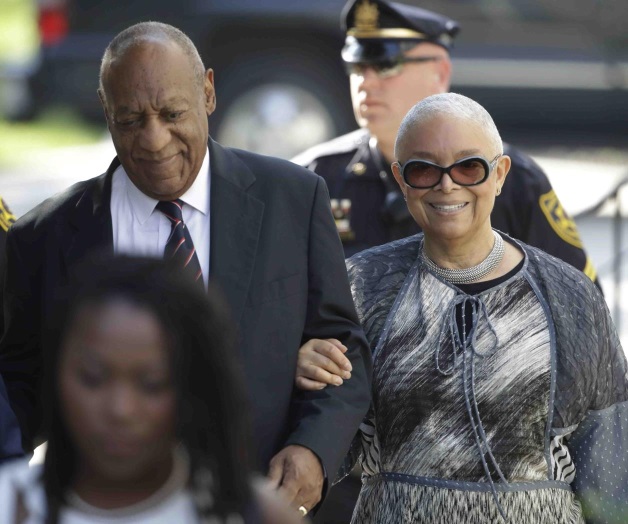 Esposa ataca a juez y fiscales 