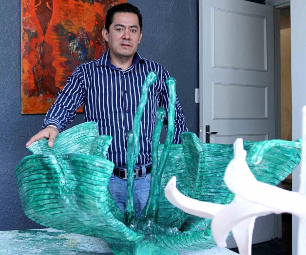 Lamenta poco espacio para la escultura Lamenta poco espacio para la escultura