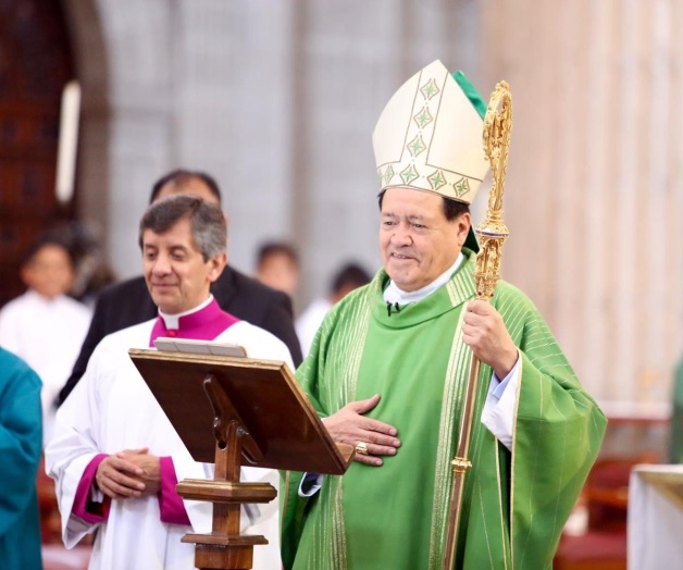 Cardenal felicita a padres en su día Cardenal felicita a padres en su día