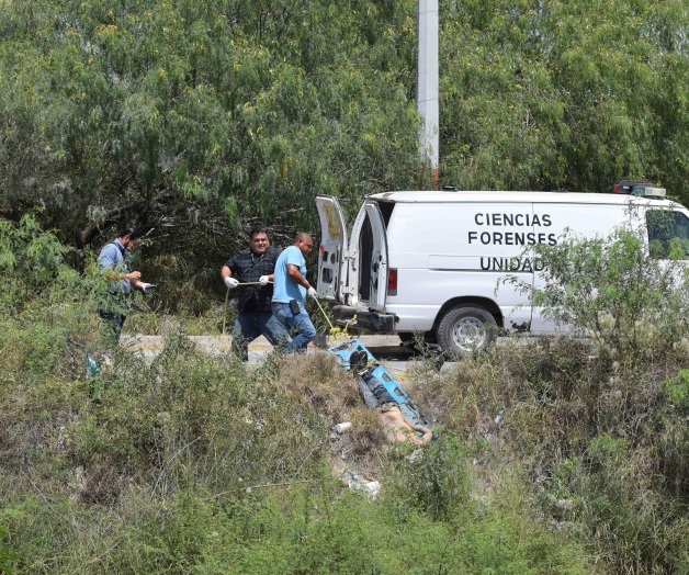 Maniatado de pies y manos localizan un muerto en canal. Vecinos dan aviso a autoridades