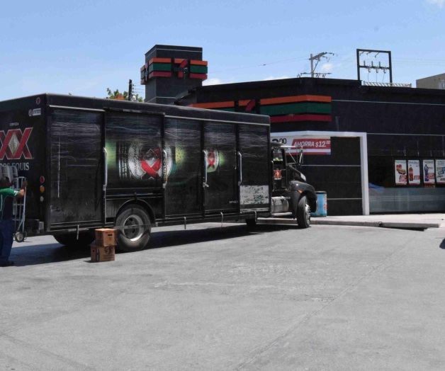 Solitario asaltante le pegaa tienda de conveniencia Solitario asaltante le pegaa tienda de conveniencia