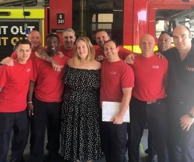 Adele apoya a bomberos de Londres por excelente labor en incendio Adele apoya a bomberos de Londres por excelente labor en incendio