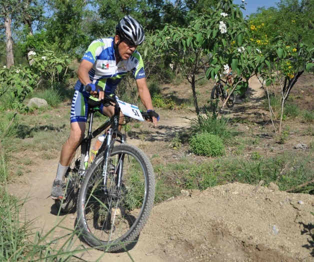 Pedalean en montaña Pedalean en montaña