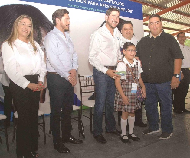 Ya no tendrán pretexto para reprobar: Escobar. ‘Ver bien para aprender mejor’ Ya no tendrán pretexto para reprobar: Escobar. ‘Ver bien para aprender mejor’