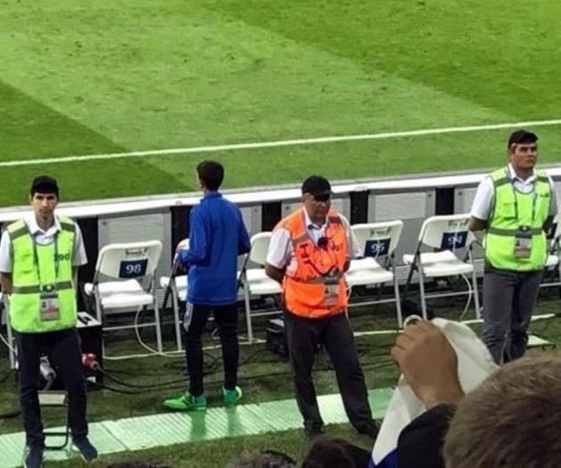 Sacan a mexicanos de estadio por gritar eeeh p.... Sacan a mexicanos de estadio por gritar eeeh p....