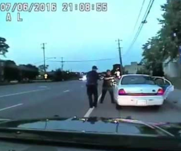 Publican video donde policía mata a afroamericano Publican video donde policía mata a afroamericano