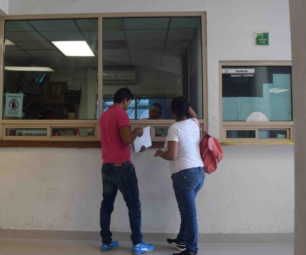 Le roban carro con lujo de violencia; alcanza a rescatar a menor dormida Le roban carro con lujo de violencia; alcanza a rescatar a menor dormida