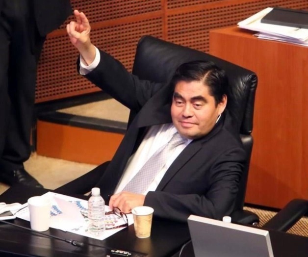 Acusa Miguel Barbosa a Osorio Chong de espía