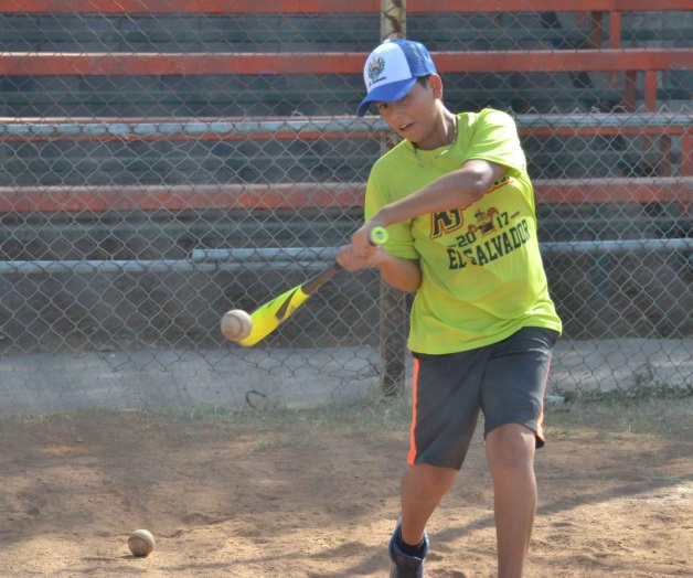 CALUROSO ENTRENAMIENTO CALUROSO ENTRENAMIENTO