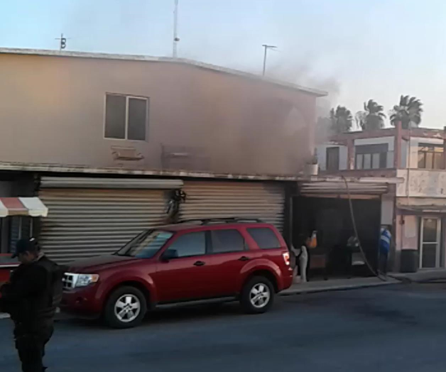 Incendio en la planta alta de residencia en M. Alemán Incendio en la planta alta de residencia en M. Alemán