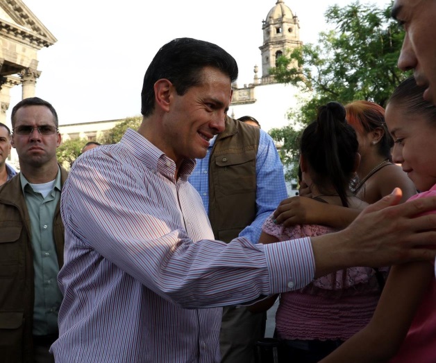 Genera polémica tropezón de Peña