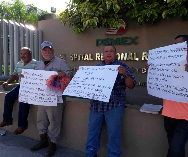 Protestan jubilados porla falta de medicamento Protestan jubilados porla falta de medicamento