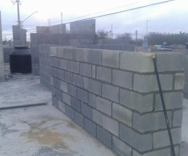 Suben materiales para construcción Suben materiales para construcción