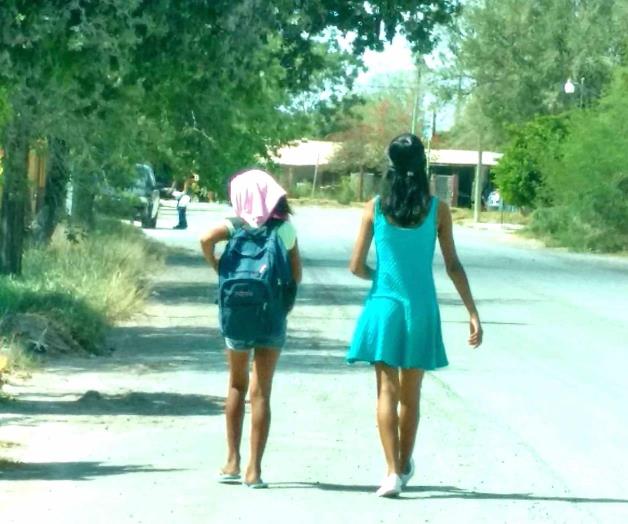 Sofoca a estudiantes intenso calor Sofoca a estudiantes intenso calor