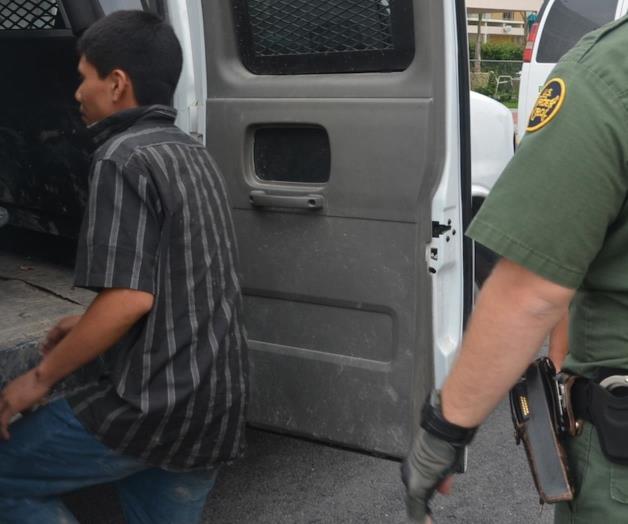 Aprehenden a 5indocumentados. Procedentes de Honduras Aprehenden a 5indocumentados. Procedentes de Honduras