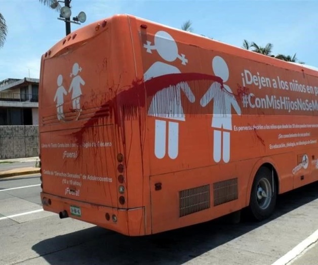 Vandalizan bus antigénero en Veracruz Vandalizan bus antigénero en Veracruz