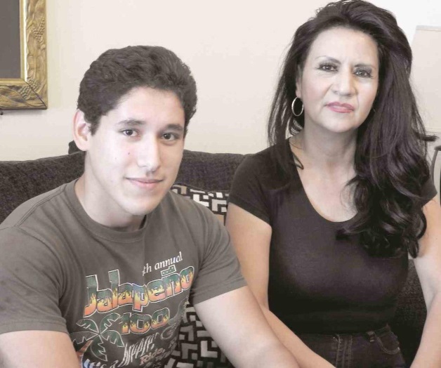 Molesta a activistas presencia de senador en próximo desfile