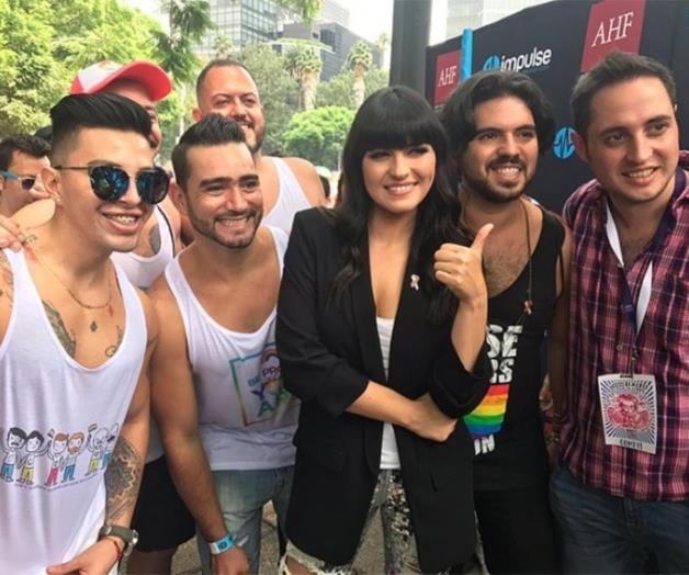 Madrina de la comunidad LGBTTTI Madrina de la comunidad LGBTTTI