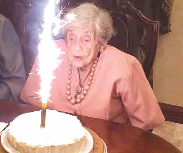 Muy feliz en su cumpleaños 94 Muy feliz en su cumpleaños 94