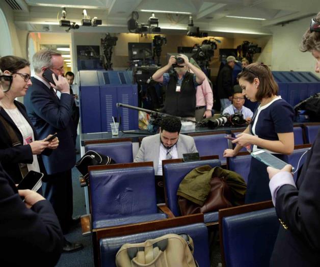 Carente de eco queja de prensa sobre limitaciones de cobertura en Casa Blanca Carente de eco queja de prensa sobre limitaciones de cobertura en Casa Blanca