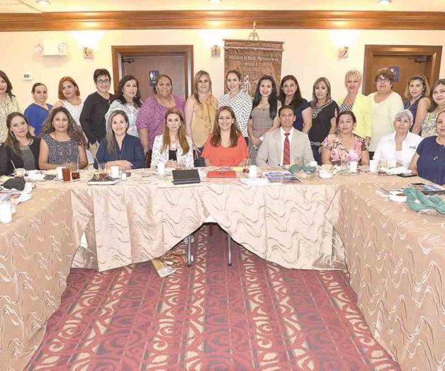 Presentan interesante ponencia 