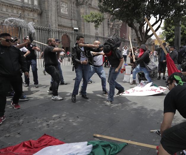 Se enfrentan ‘nazis’ contra ‘anarquistas’