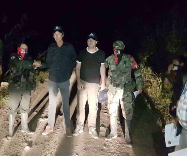 ELN colombiano libera a 2 periodistas holandeses ELN colombiano libera a 2 periodistas holandeses