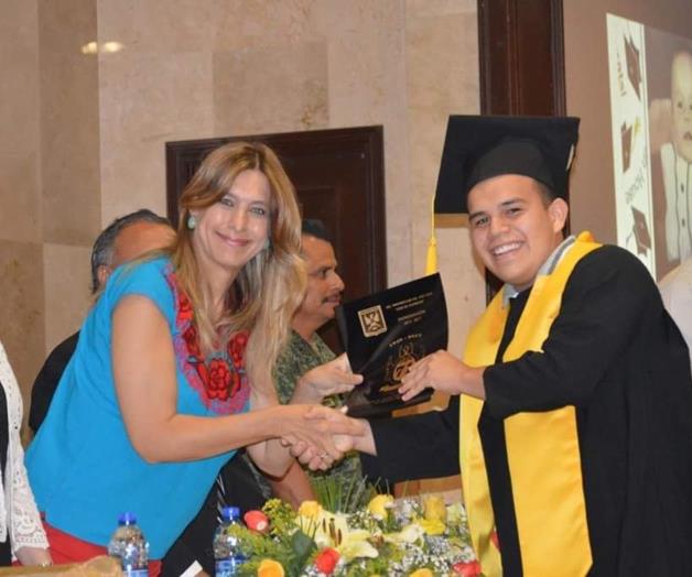 Festeja alcaldesa Maki Ortiz graduandos en el 69 Aniversario de la Preparatoria José De Escandón Festeja alcaldesa Maki Ortiz graduandos en el 69 Aniversario de la Preparatoria José De Escandón