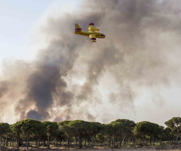 Temperatura y vientos pueden ayudar combatir incendio en España Temperatura y vientos pueden ayudar combatir incendio en España