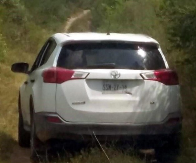 Hallan a 2 ejecutados dentro de camioneta en Cadereyta Hallan a 2 ejecutados dentro de camioneta en Cadereyta