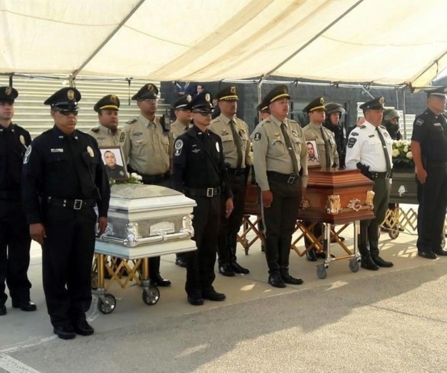 Homenajean a 3 policías caídos en Chihuahua Homenajean a 3 policías caídos en Chihuahua