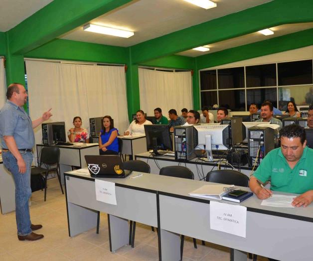 Se capacitan a docentes de CBTA 275 sobre nuevo modelo educativo Se capacitan a docentes de CBTA 275 sobre nuevo modelo educativo