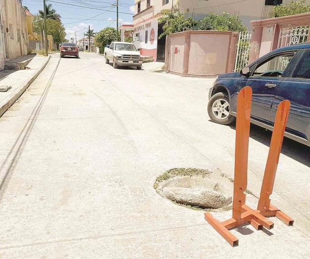 Alcantarilla, peligro para automovilistas