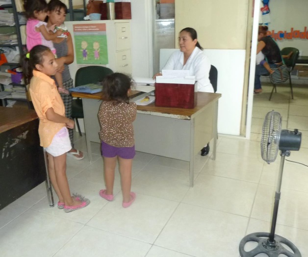 Urgen abanicos en Centro de Salud Urgen abanicos en Centro de Salud