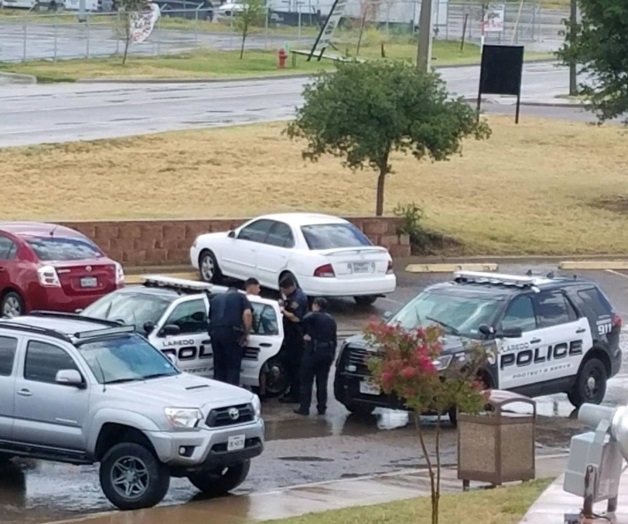 Fuman mariguana en pleno Cuartelde Policía Fuman mariguana en pleno Cuartelde Policía